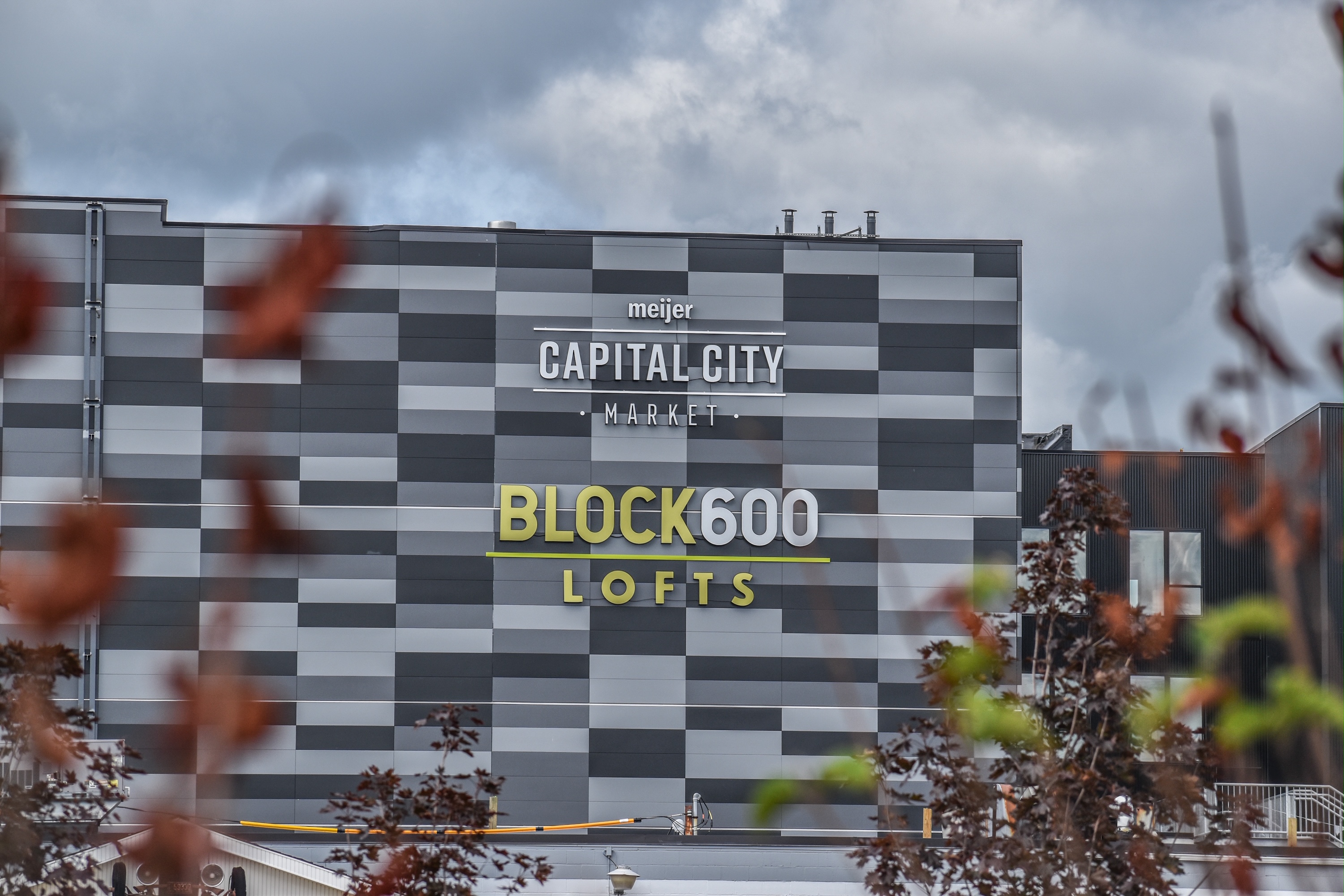 BLOCK600 Lofts and Capital City Market sign on the south end of BLOCK600