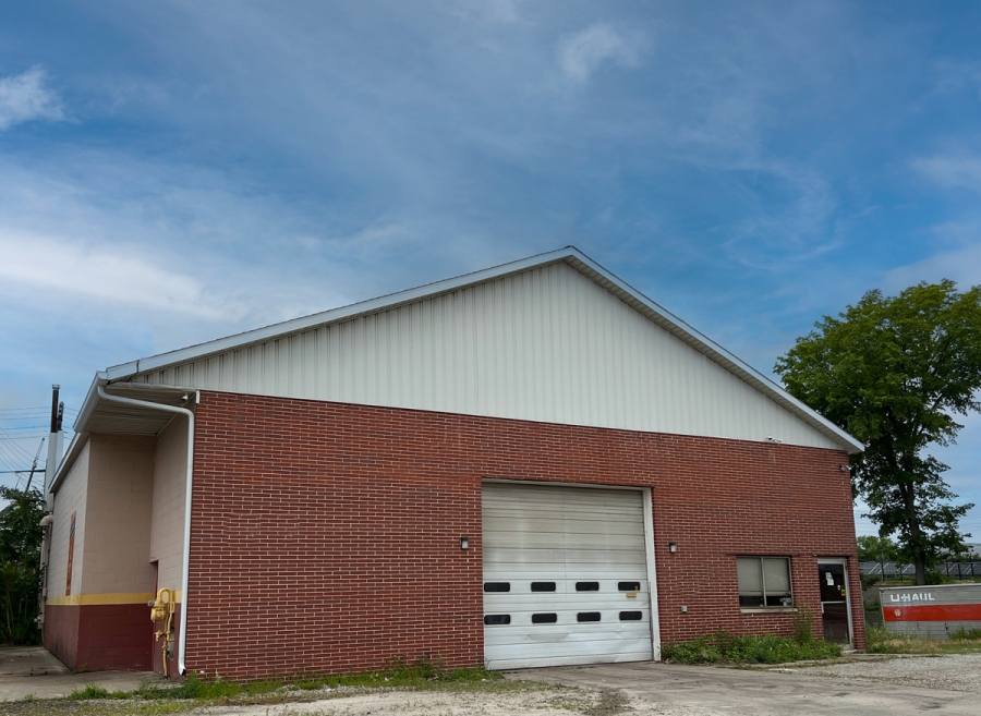 220 S Larch - Commercial Space Now Available in Lansing